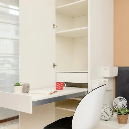 Przytulny Apartament Z Parkingiem I Biurkiem Przy Kazimierzu W Krakowie By Renters