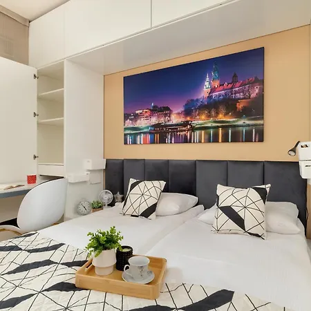 Appartamento Przytulny Apartament Z Parkingiem I Biurkiem Przy Kazimierzu W Krakowie By Renters *