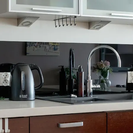 Przytulny Apartament Z Parkingiem I Biurkiem Przy Kazimierzu W Krakowie By Renters Apartman