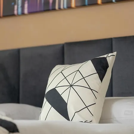 Przytulny Apartament Z Parkingiem I Biurkiem Przy Kazimierzu W Krakowie By Renters Apartment Krakow