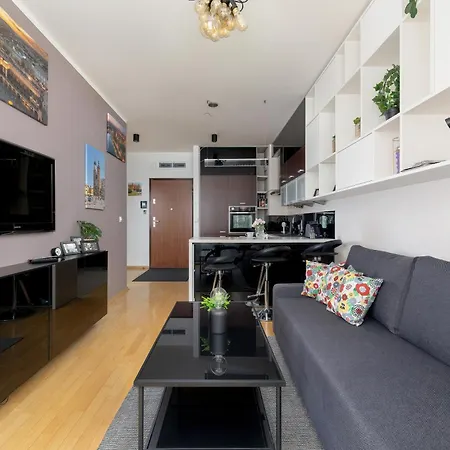 Przytulny Apartament Z Parkingiem I Biurkiem Przy Kazimierzu W Krakowie By Renters *