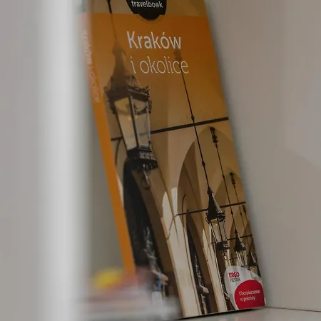 Przytulny Apartament Z Parkingiem I Biurkiem Przy Kazimierzu W Krakowie By Renters * Krakow