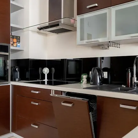 Przytulny Apartament Z Parkingiem I Biurkiem Przy Kazimierzu W Krakowie By Renters Apartment Krakow